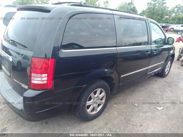 Photo 3 VIN: 2A4RR5D10AR189747 - CHRYSLER TOWN & COUNTRY 