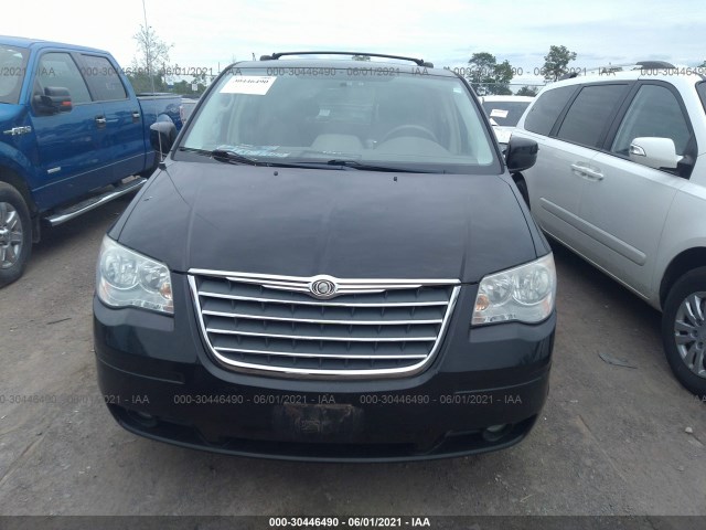 Photo 5 VIN: 2A4RR5D10AR189747 - CHRYSLER TOWN & COUNTRY 