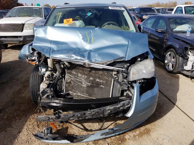 Photo 6 VIN: 2A4RR5D10AR253575 - CHRYSLER TOWN &AMP COU 