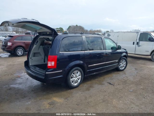 Photo 3 VIN: 2A4RR5D10AR289671 - CHRYSLER TOWN & COUNTRY 