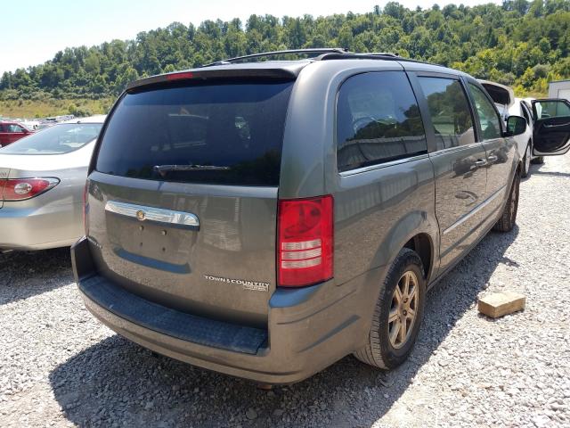 Photo 3 VIN: 2A4RR5D10AR300653 - CHRYSLER TOWN & COU 