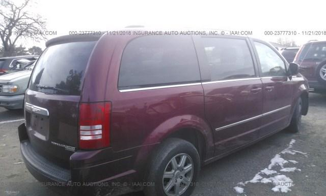 Photo 3 VIN: 2A4RR5D10AR315766 - CHRYSLER TOWN AND COUNTRY 