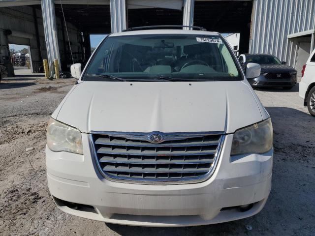 Photo 4 VIN: 2A4RR5D10AR337198 - CHRYSLER TOWN & COU 