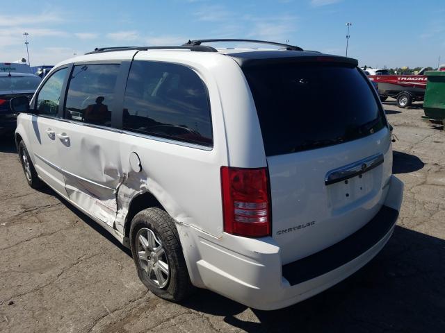 Photo 2 VIN: 2A4RR5D10AR351876 - CHRYSLER TOWN & COU 