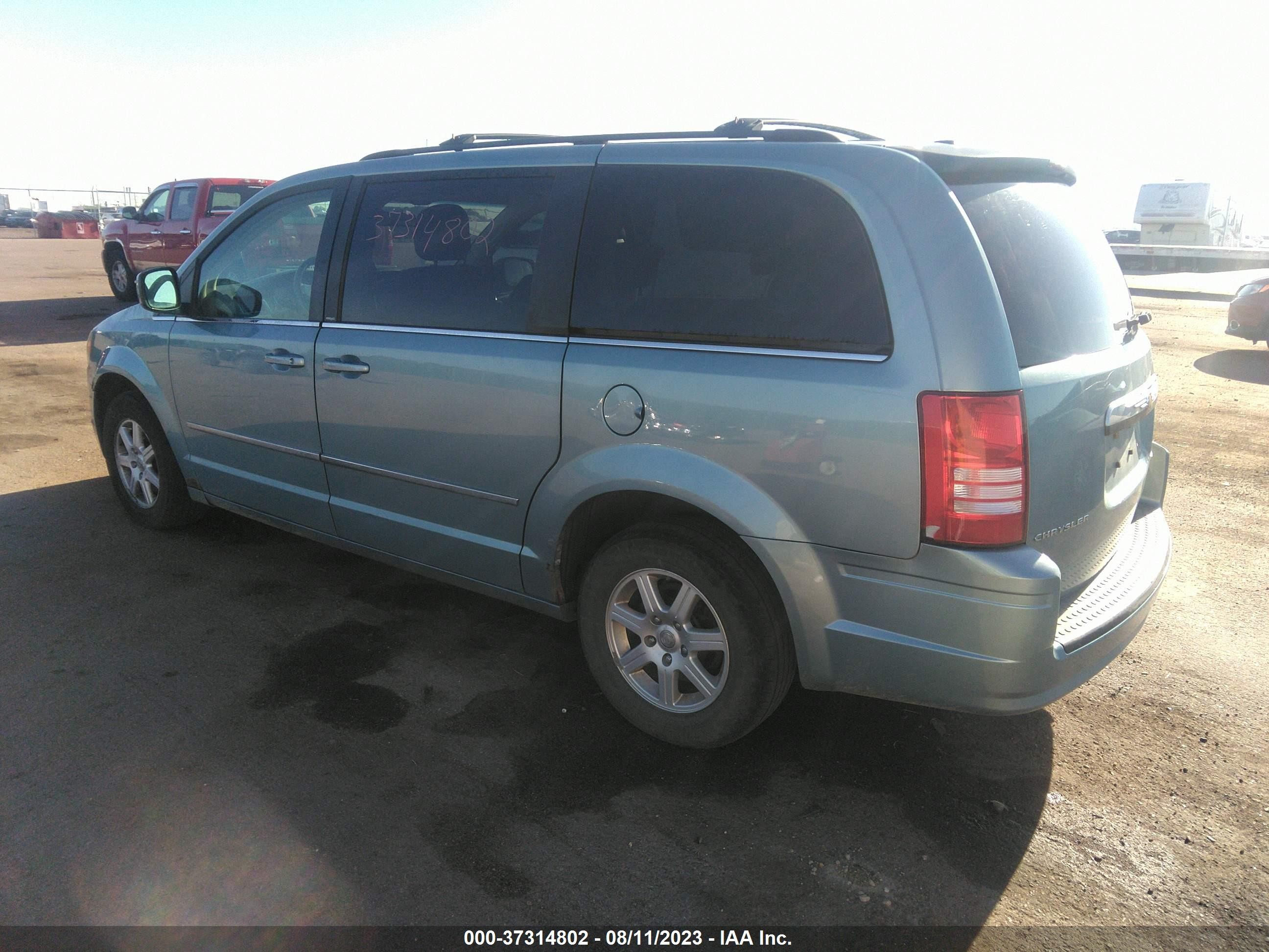 Photo 2 VIN: 2A4RR5D10AR430867 - CHRYSLER TOWN & COUNTRY 