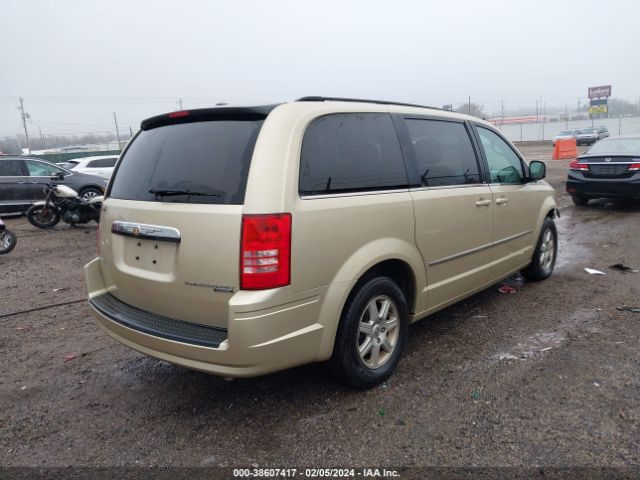 Photo 3 VIN: 2A4RR5D10AR460497 - CHRYSLER TOWN & COUNTRY 