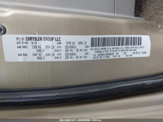 Photo 8 VIN: 2A4RR5D10AR460497 - CHRYSLER TOWN & COUNTRY 