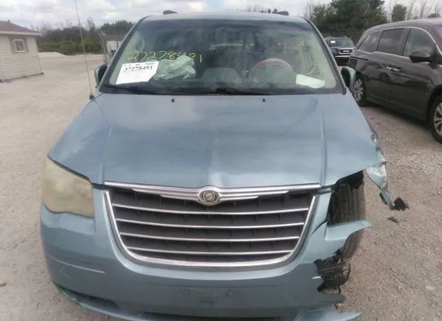 Photo 5 VIN: 2A4RR5D10AR492592 - CHRYSLER TOWN & COUNTRY 