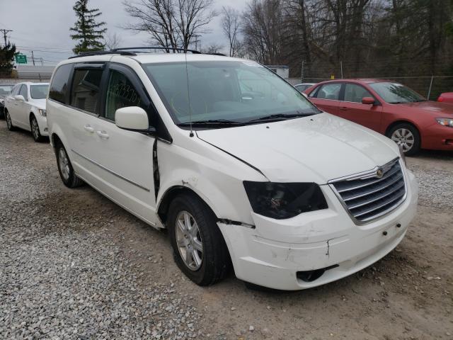 Photo 0 VIN: 2A4RR5D11AR102955 - CHRYSLER TOWN & COU 