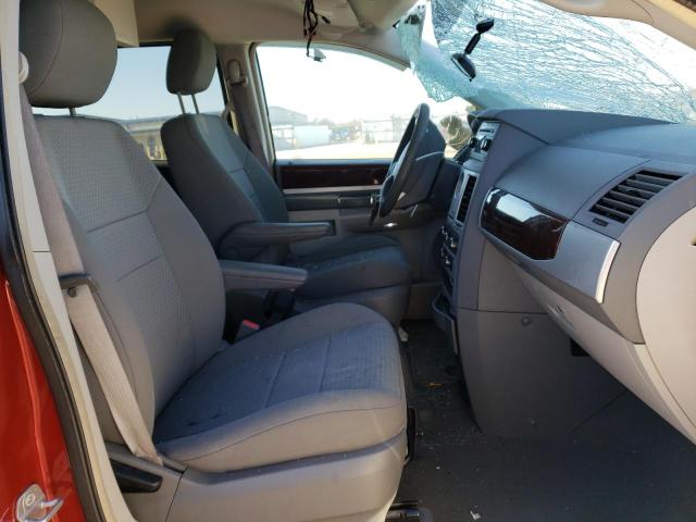 Photo 4 VIN: 2A4RR5D11AR104267 - CHRYSLER TOWN &AMP COU 