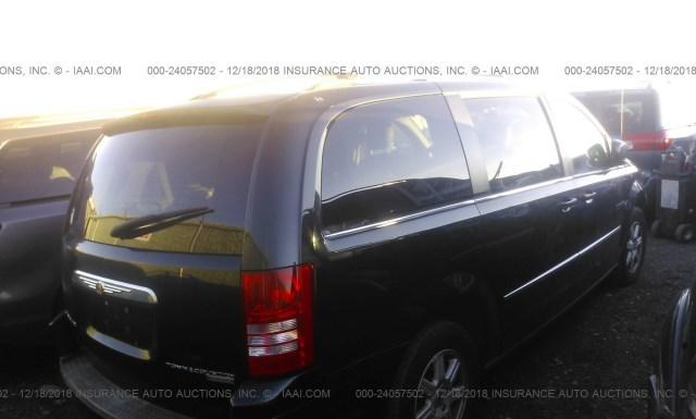 Photo 3 VIN: 2A4RR5D11AR113390 - CHRYSLER TOWN AND COUNTRY 