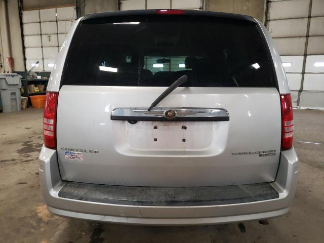 Photo 5 VIN: 2A4RR5D11AR120825 - CHRYSLER TOWN & COU 