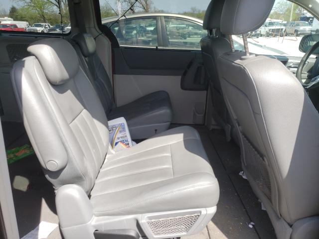 Photo 5 VIN: 2A4RR5D11AR125717 - CHRYSLER TOWN &AMP COU 