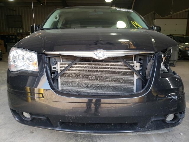 Photo 8 VIN: 2A4RR5D11AR136815 - CHRYSLER TOWN &AMP COU 