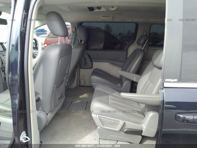 Photo 7 VIN: 2A4RR5D11AR141609 - CHRYSLER TOWN & COUNTRY 