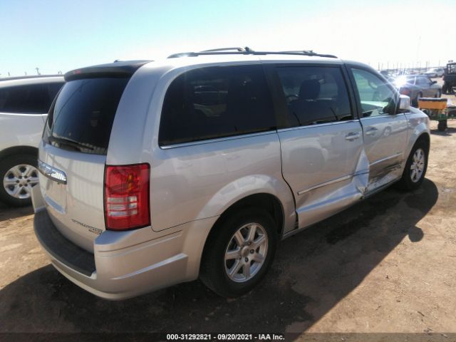 Photo 3 VIN: 2A4RR5D11AR187912 - CHRYSLER TOWN & COUNTRY 