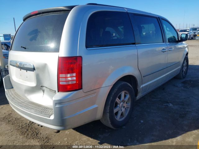 Photo 3 VIN: 2A4RR5D11AR195749 - CHRYSLER TOWN & COUNTRY 