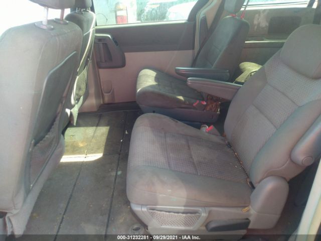 Photo 7 VIN: 2A4RR5D11AR198652 - CHRYSLER TOWN & COUNTRY 