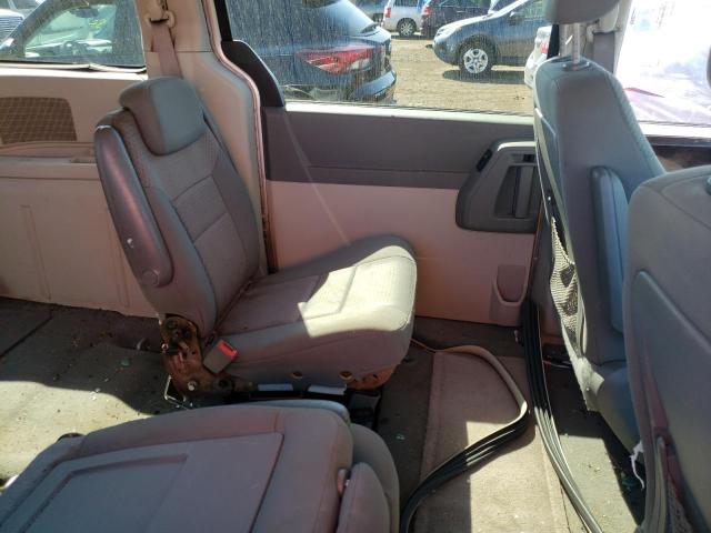 Photo 5 VIN: 2A4RR5D11AR212565 - CHRYSLER TOWN & COU 