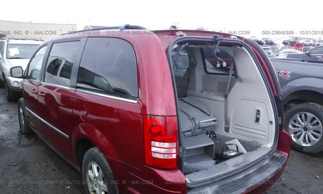 Photo 2 VIN: 2A4RR5D11AR232055 - CHRYSLER TOWN AND COUNTRY 