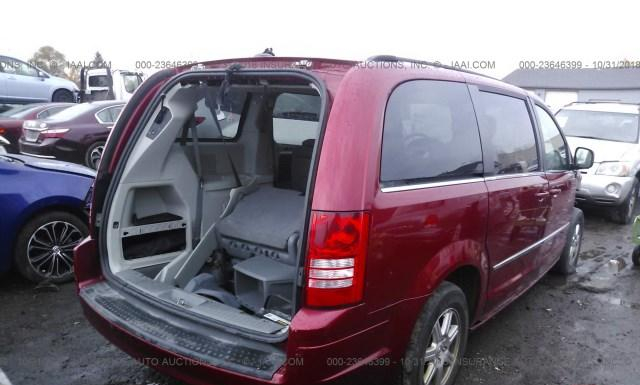 Photo 3 VIN: 2A4RR5D11AR232055 - CHRYSLER TOWN AND COUNTRY 