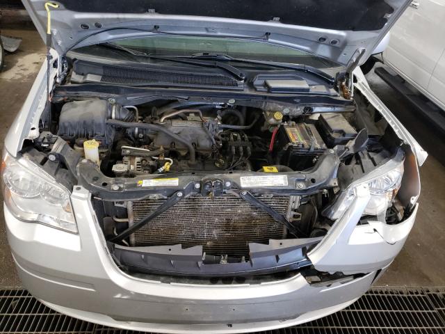 Photo 6 VIN: 2A4RR5D11AR243508 - CHRYSLER TOWN &AMP COU 