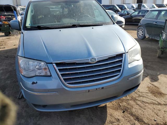 Photo 4 VIN: 2A4RR5D11AR253911 - CHRYSLER TOWN & COU 