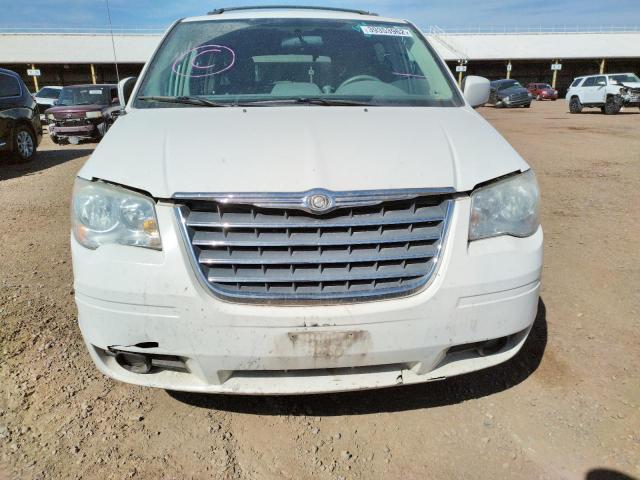 Photo 8 VIN: 2A4RR5D11AR270546 - CHRYSLER TOWN &AMP COU 