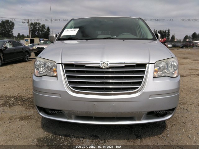 Photo 5 VIN: 2A4RR5D11AR289288 - CHRYSLER TOWN & COUNTRY 