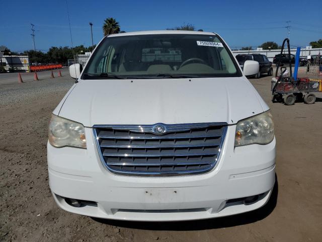 Photo 4 VIN: 2A4RR5D11AR300662 - CHRYSLER TOWN & COU 