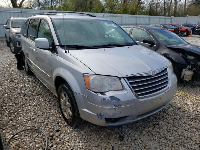 Photo 0 VIN: 2A4RR5D11AR302900 - CHRYSLER TOWN & COU 