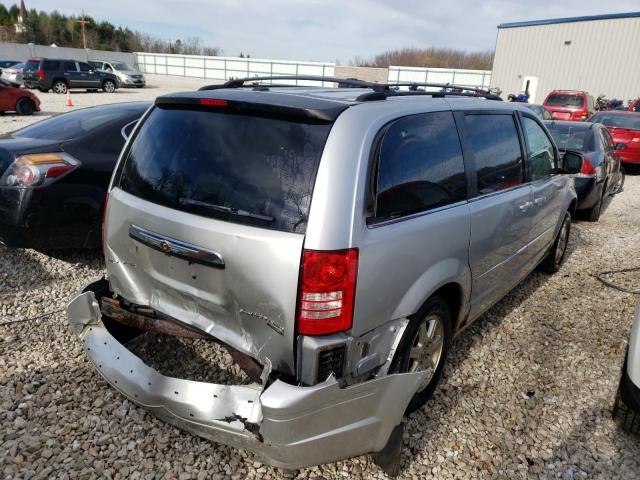 Photo 3 VIN: 2A4RR5D11AR302900 - CHRYSLER TOWN & COU 