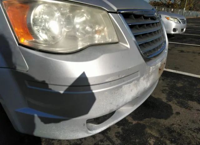 Photo 5 VIN: 2A4RR5D11AR304307 - CHRYSLER TOWN & COUNTRY 