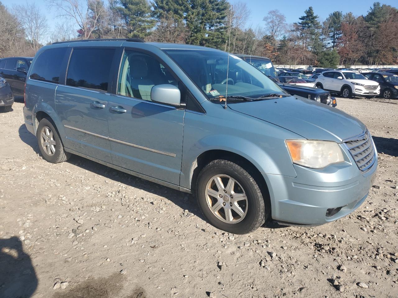 Photo 3 VIN: 2A4RR5D11AR319373 - CHRYSLER TOWN & COUNTRY 