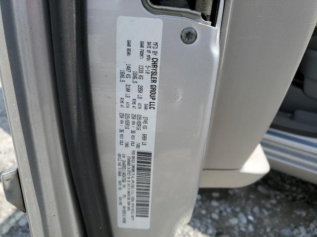 Photo 12 VIN: 2A4RR5D11AR347366 - CHRYSLER TOWN & COU 