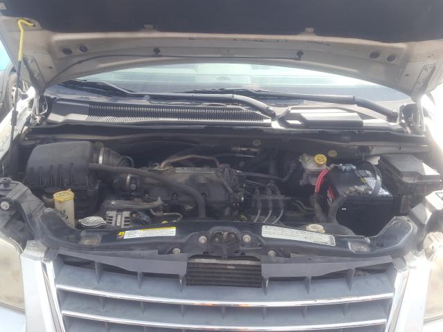 Photo 6 VIN: 2A4RR5D11AR350655 - CHRYSLER TOWN & COU 