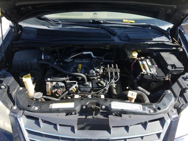 Photo 6 VIN: 2A4RR5D11AR392906 - CHRYSLER TOWN & COU 