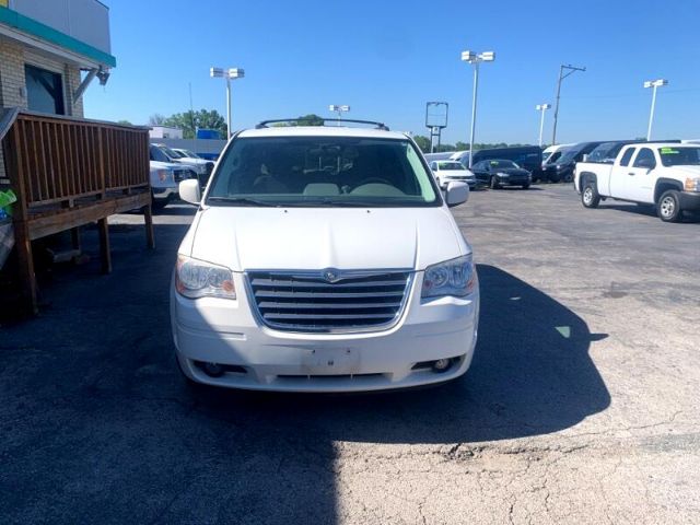 Photo 2 VIN: 2A4RR5D11AR421269 - CHRYSLER TOWN & COUNTRY 