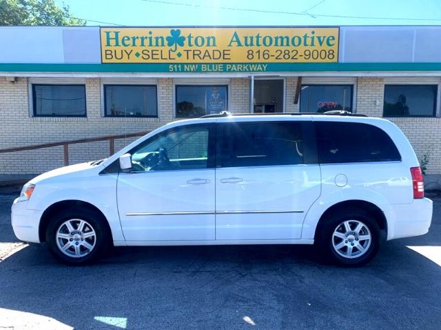 Photo 0 VIN: 2A4RR5D11AR421269 - CHRYSLER TOWN & COUNTRY 