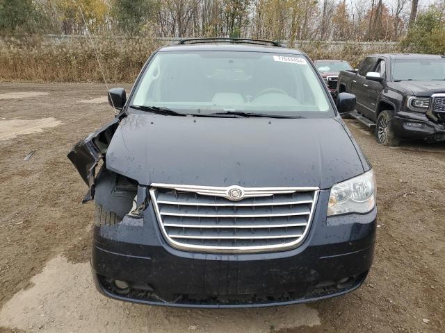 Photo 4 VIN: 2A4RR5D11AR423023 - CHRYSLER TOWN & COU 