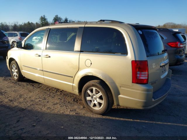 Photo 2 VIN: 2A4RR5D11AR450139 - CHRYSLER TOWN & COUNTRY 