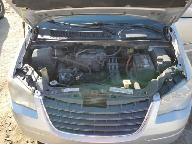 Photo 11 VIN: 2A4RR5D11AR450755 - CHRYSLER TOWN & COU 