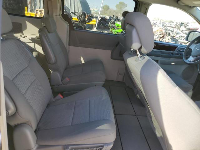 Photo 10 VIN: 2A4RR5D11AR450755 - CHRYSLER TOWN-COU 