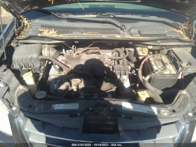 Photo 9 VIN: 2A4RR5D11AR460881 - CHRYSLER TOWN & COUNTRY 