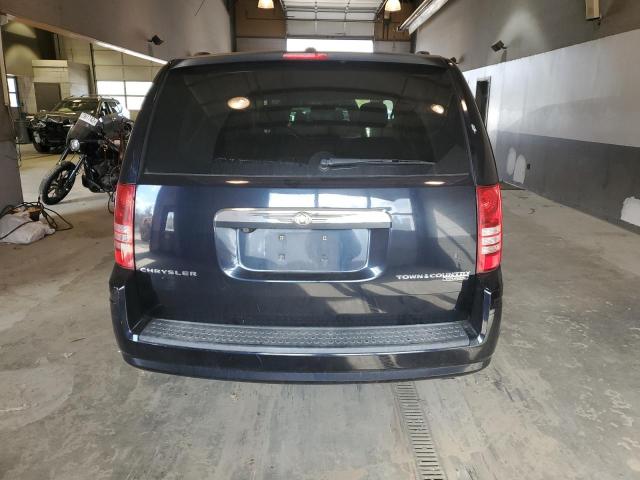 Photo 5 VIN: 2A4RR5D11AR461142 - CHRYSLER TOWN & COU 