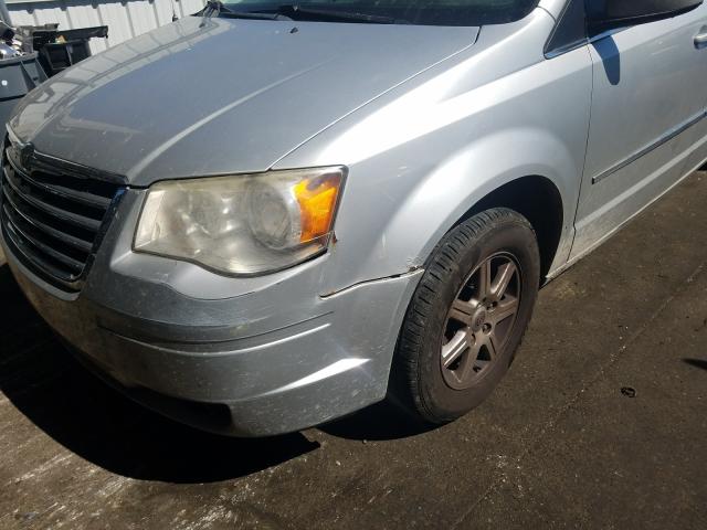 Photo 8 VIN: 2A4RR5D11AR463425 - CHRYSLER TOWN &AMP COU 