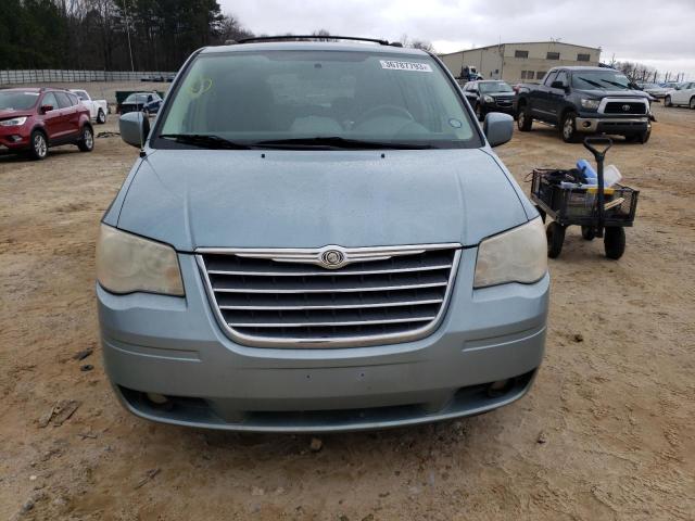 Photo 4 VIN: 2A4RR5D11AR468009 - CHRYSLER TOWN & COU 