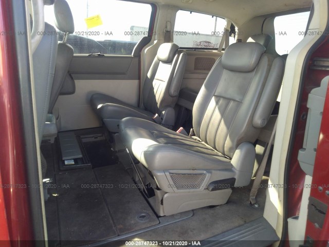 Photo 7 VIN: 2A4RR5D12AR105184 - CHRYSLER TOWN & COUNTRY 