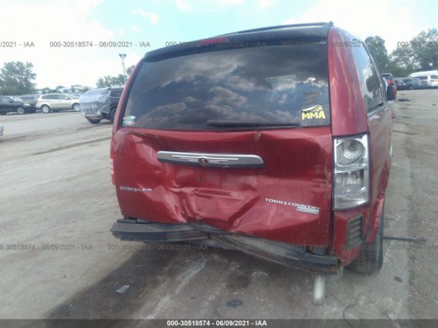 Photo 5 VIN: 2A4RR5D12AR128089 - CHRYSLER TOWN & COUNTRY 