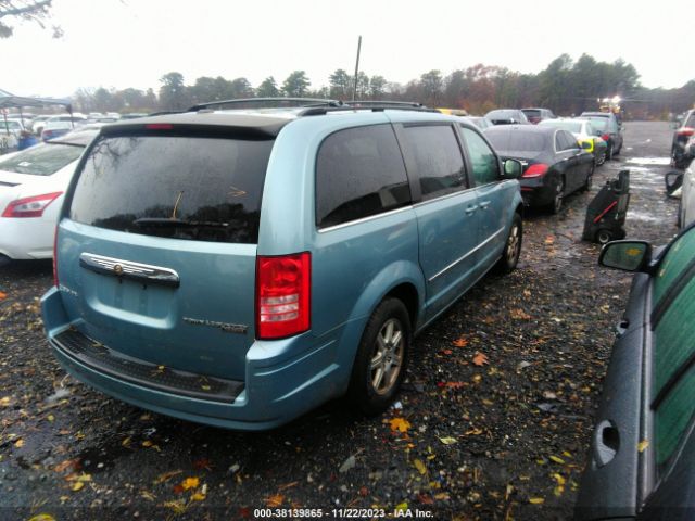 Photo 3 VIN: 2A4RR5D12AR167992 - CHRYSLER TOWN & COUNTRY 